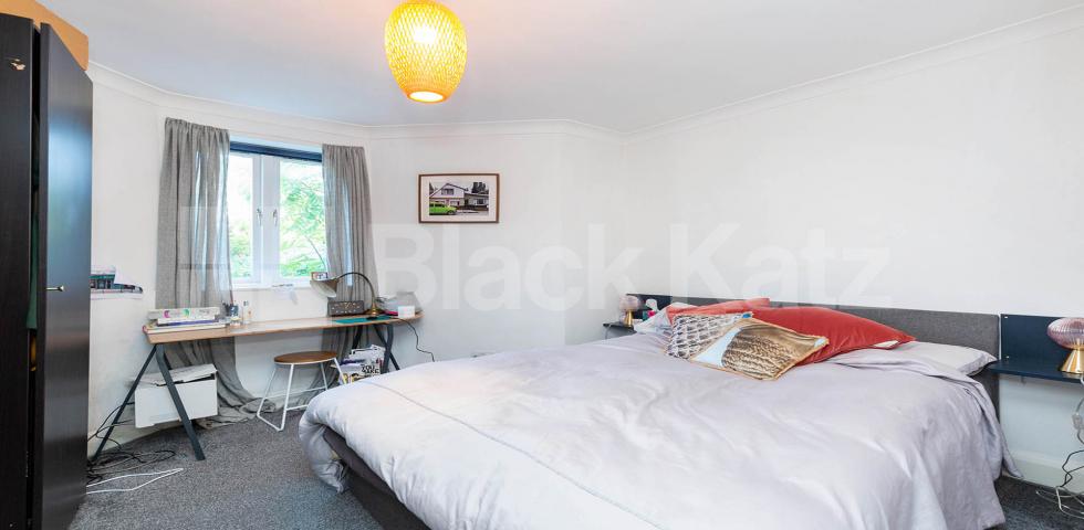 			VIRTUAL TOUR AVAILABLE!, 1 Bedroom, 1 bath, 1 reception Apartment			 Christchurch Road, CROUCH END